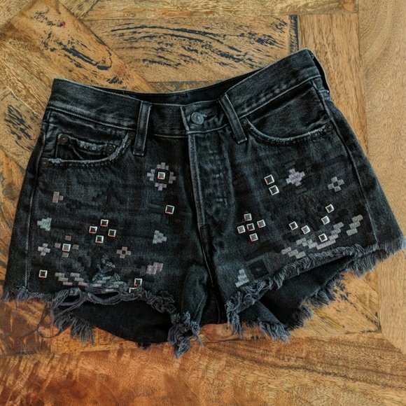Vintage high rise studded Levi's 501 shorts 25 - Picture 1 of 5